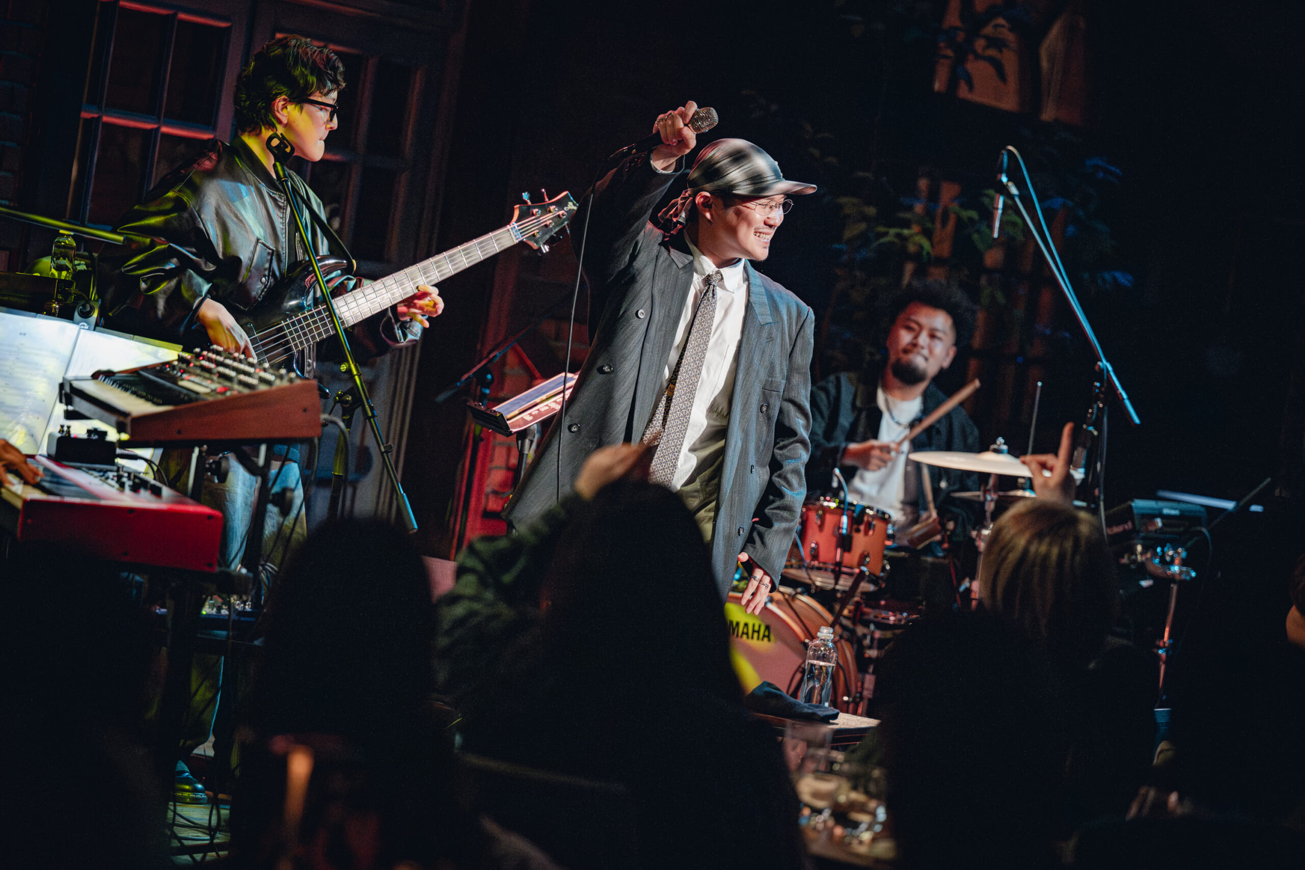 【REPORT】 ZIN × Som 「BLUEW」が醸成する、共に生き抜くための意志。 DSC_9868-1-scaled